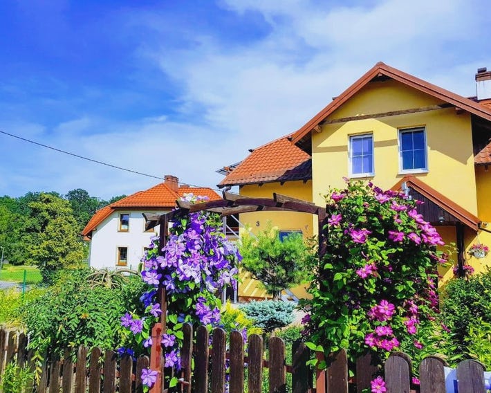Jaskólka - pokoje i apartament przy plazy
