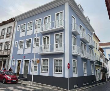 Azimute 3 - T2 Moderno Centro Histórico Angra