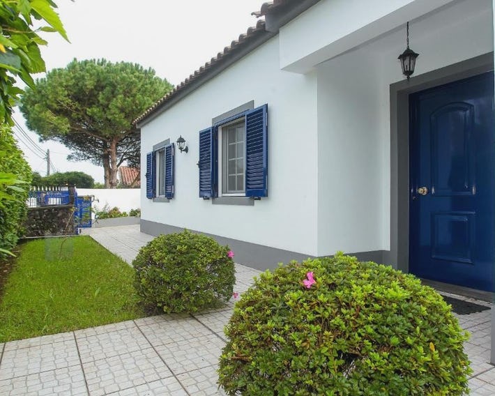 Capelas Blue , Relax & Fun - Up to 14 Guests!