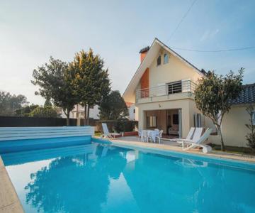 Villa In Esposende