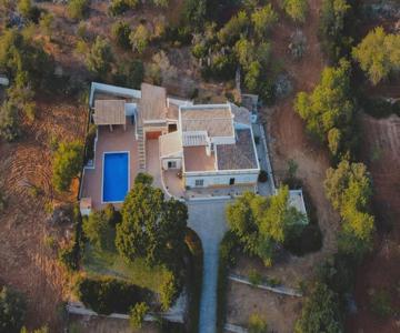 Spacious Family Villa with Private Pool near Albufeira Casa das Palmeiras