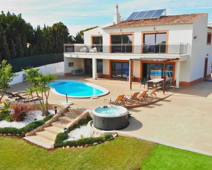 Villa Margarida by Laranjal Rentals