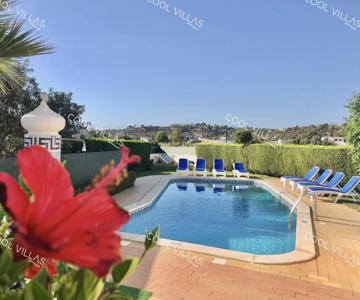 Villa Lilac - walking distance to beach