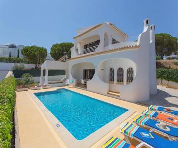 Villa Medeira by Villa Plus