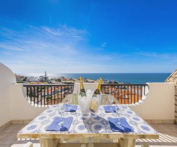 Oceanview Apartment A by Sequeira