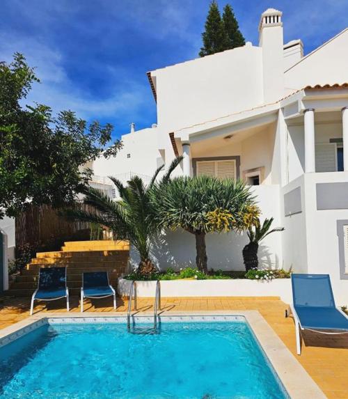 Jos Villa Near Marinaebeach