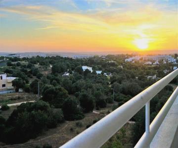 Sunny Apartment in Alvor - Balcony, Sunset, dishwasher, AC & Wi-Fi