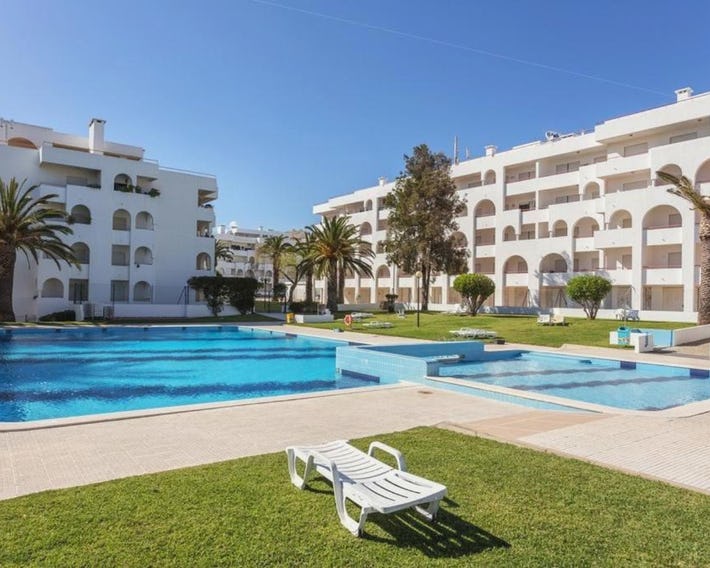 LovelyStay - The Algarvean Oasis