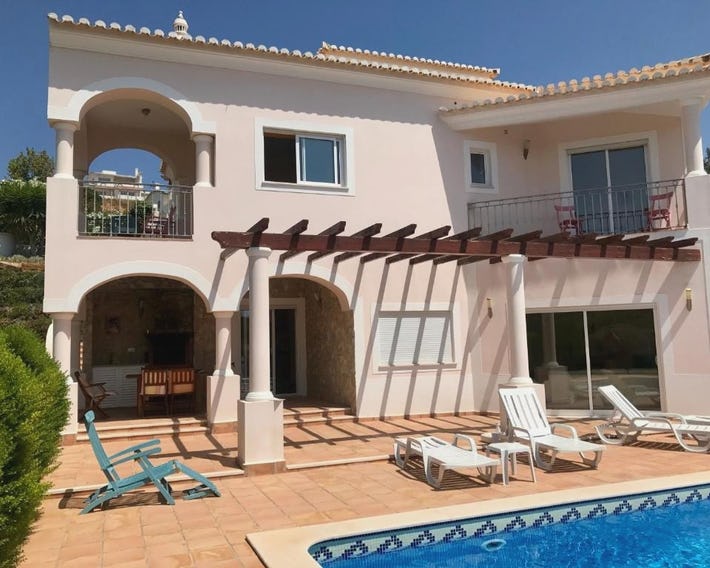 Lovely Burgau villa just 3 mins walk from beach