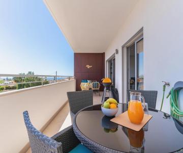 Spacious 2 bedroom Apartment with Sea View Lagos by Lisbeyond