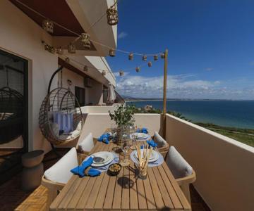 WOW OCEAN VIEW, 150mts to Beach & 10 min to Centre