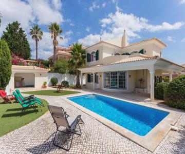 Villa Paraiso Da Luz by Seewest