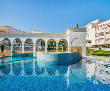 Praia da Rocha, Vila Rosa, T1, Piscinas, Parqueamento e Internet by IG