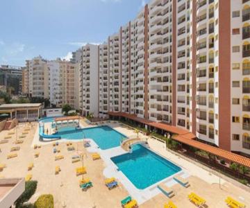 Rocha Apartment Club