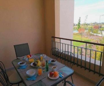 Gardens Side By FHR piscina, parking