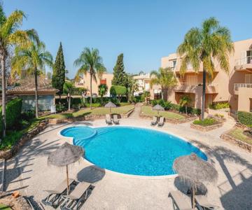 Pool & Golf - Stunning Area