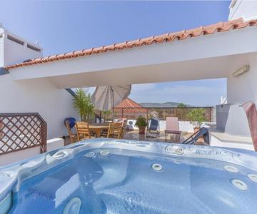Apartamento Vila Sol com terraço e jacuzzi privado