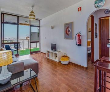 Bright 1bdr Apartment W/balcony & Pool By Lovelystay