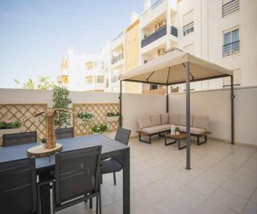 Modern 3br Apt W/ Lg Terrace, Bbq, Ac & Parking