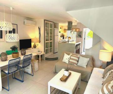 T4 Grand Townhouse Old Village