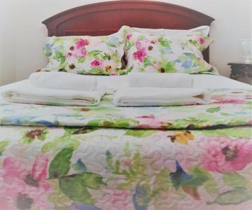 Julia House Holidays Nazaré