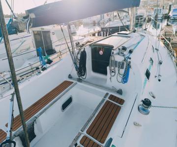 Barco à Vela Em Peniche - West Sailing