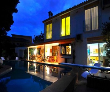 Carcavelos Surf House