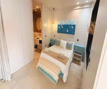 Spacious studio apartment in the heart of Cascais historic center