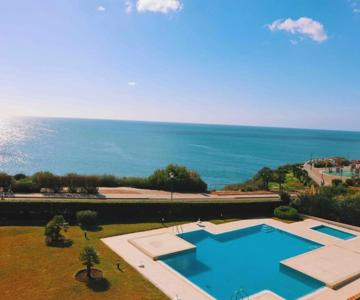 Sea View W Pool, Terrace & Parking