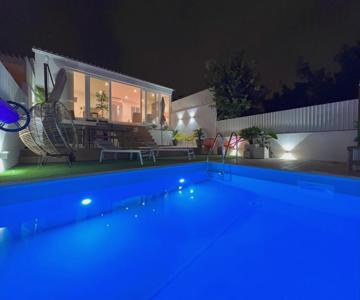Central Beach Villa W/ Heated Pool, By TimeCooler