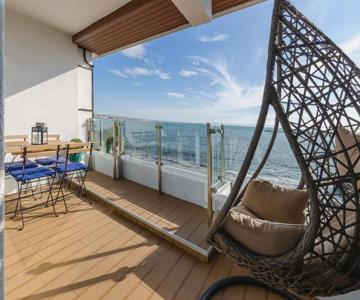 Casa dos Cotas - Amazing Seaside Apartment with Balcony