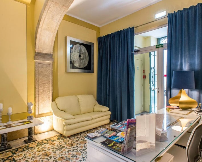 PH Downtown Suites