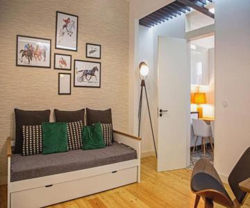Colourful And Tasteful 2bedroom Apartment In Graça