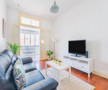 3BR at Almirante Reis