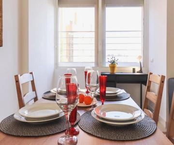Lisbon Flower 360o - Your Lovely Flat with Pool and Parking