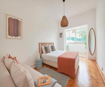 Light-filled & Renovated Apartment, By Timecooler