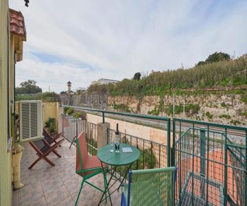 Bright Apt w Balcony, AC, Parking, By TimeCooler