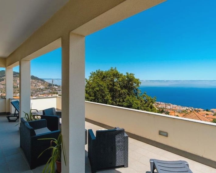 GuestReady - Spacious stay with sea views