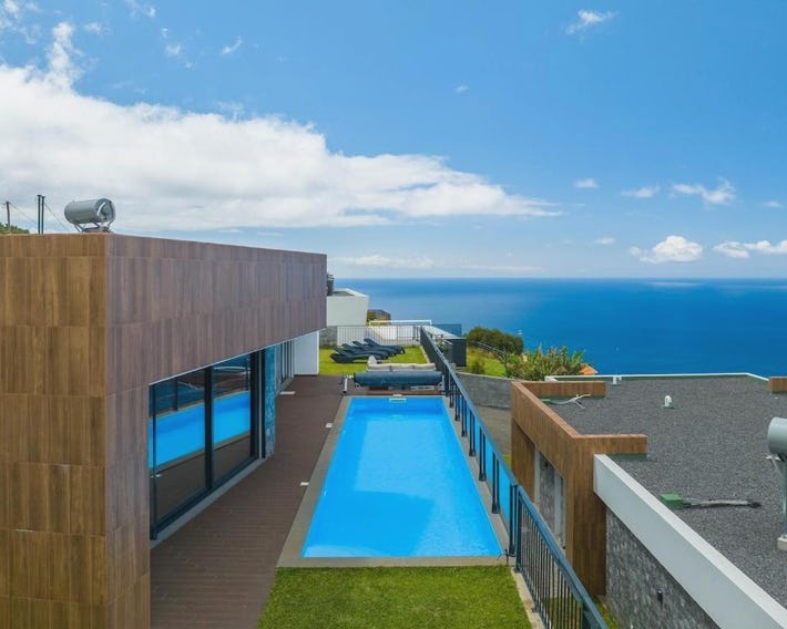 Casa Mozart I Sea View, Pool & Ac Retreat