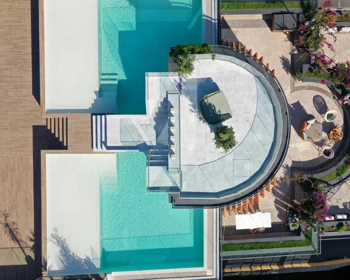 Three House Hotel