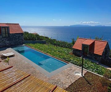 CASAS DO LARANJO- Cottages & Infinity Pool by brugrani