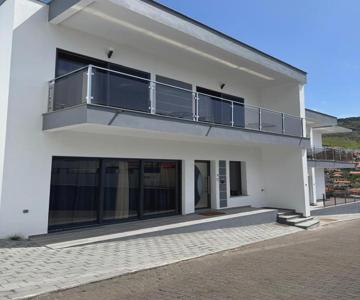 Elegent 2 Bedroom Modern Townhouse - B