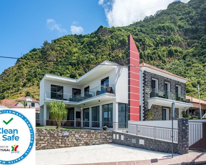 Enxurros House