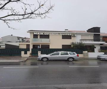 Maia Oporto Suites