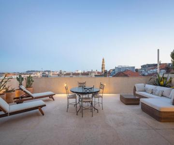 Best rooftop in Porto!