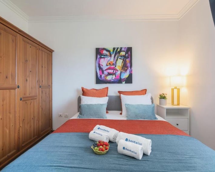 Sunny Cozy Flat w/ Terrace - São João