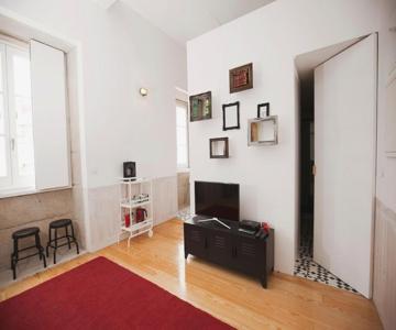GET Lights and Books in Flat