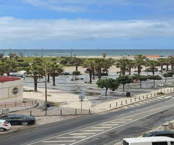 ENJOY OCEAN BEACH LIFE at COSTA DA CAPARICA!