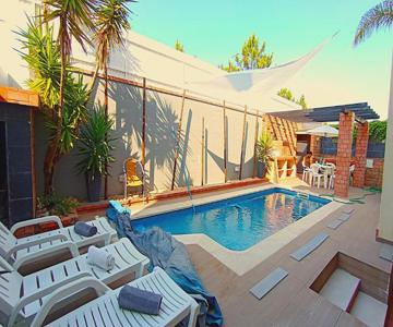 Sesimbra Pool Villa 10 Guests Garden BBQ Near Beaches