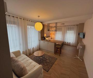 Lucas 10 Apartments